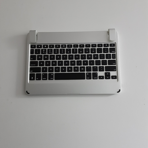 Brydge Wireless Keyboard - Picture 2 of 8